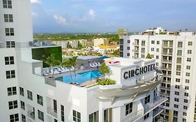 Circ Hotel By Hosteeva